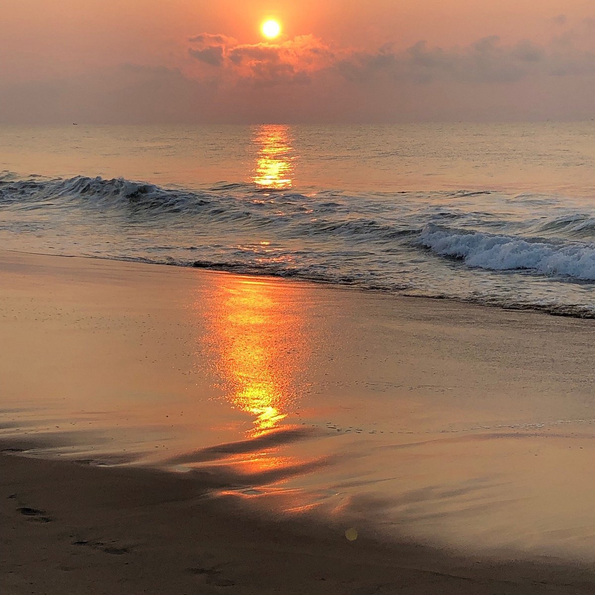 Relax on Puri's beautiful sea beaches